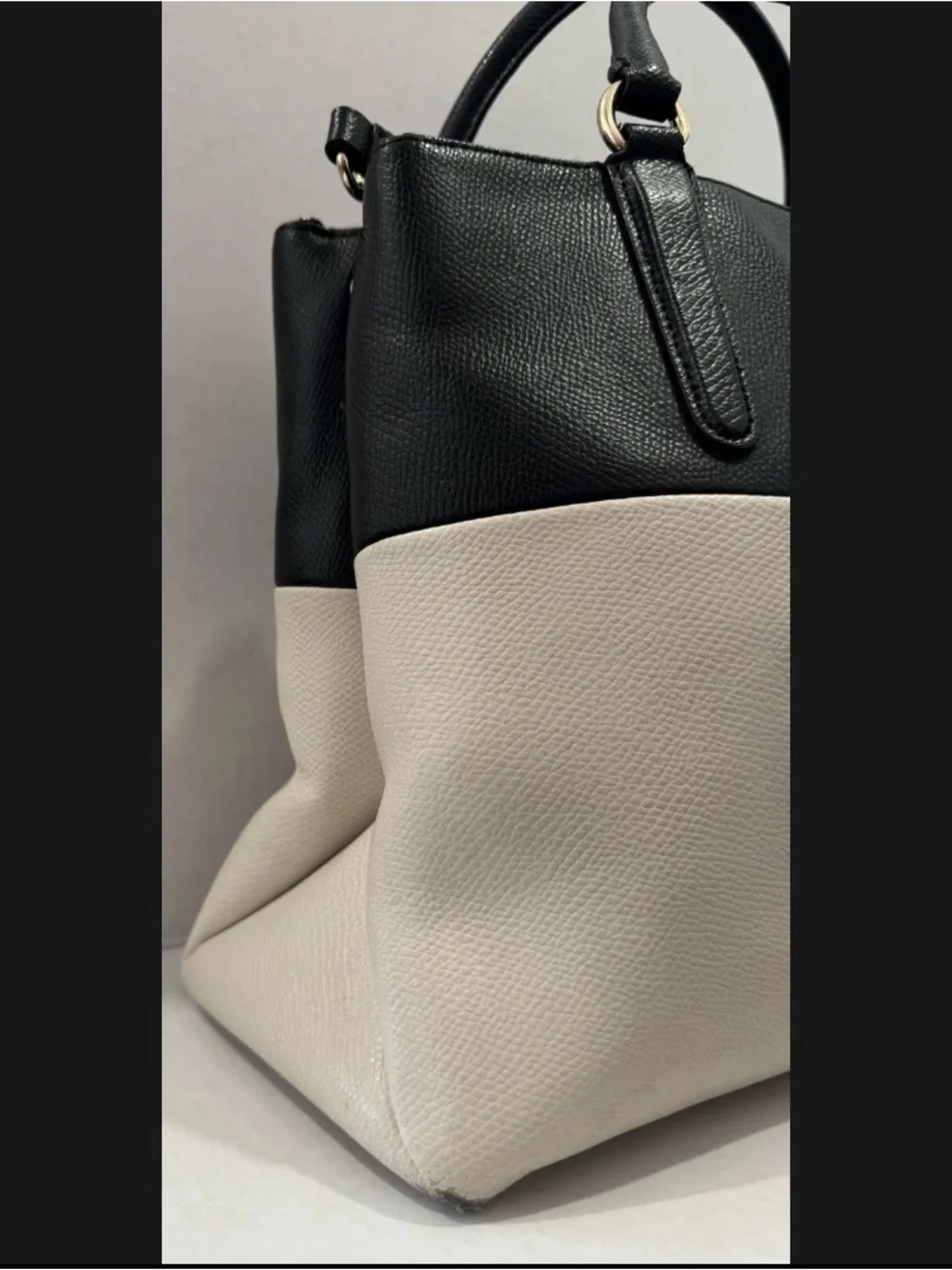 Coach Two-Tone Black and Cream Leather Tote-needs a touch of love - Picture 3 of 12